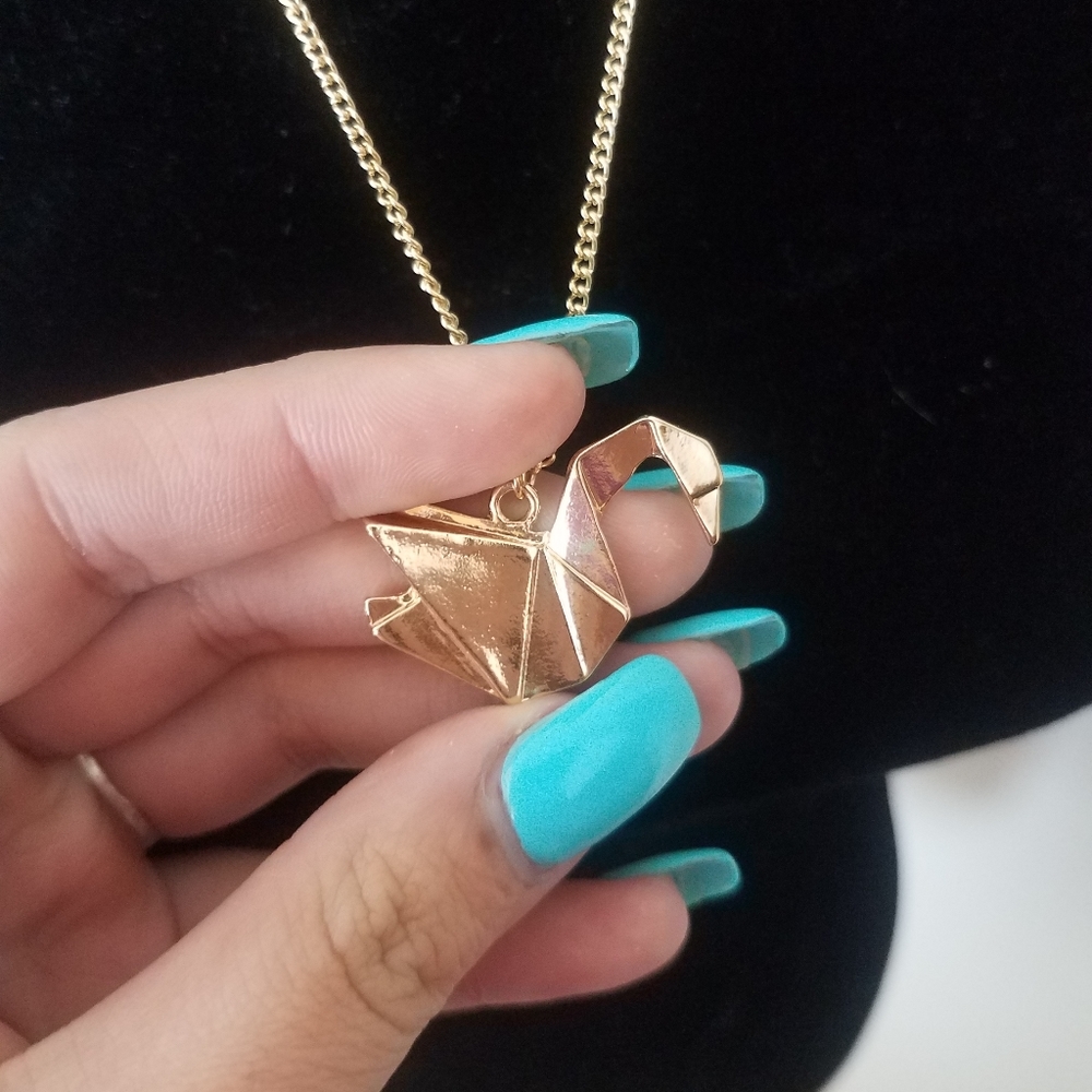 1 LEFT - HP - Origami Paper Crane Pendant Necklace - Picture 4 of 5